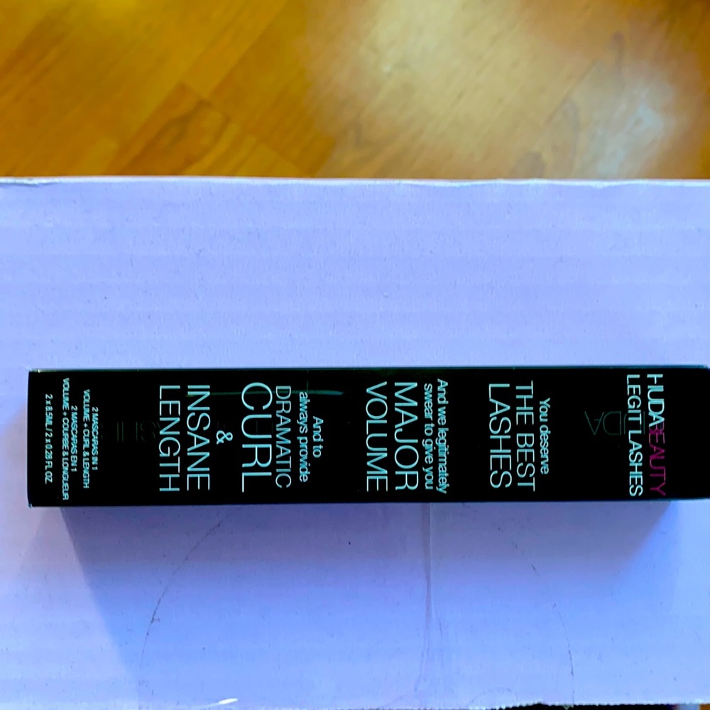 HUDA BEAUTY legit lashes mascara brand new